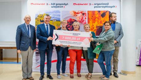 Koła gospodyń wiejskich z powiatów radomskiego i przysuskiego ze wsparciem samorządu Mazowsza (zdjęcia)