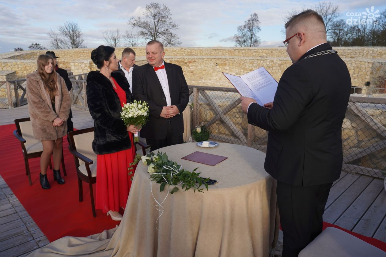 Ślub w wyjątkowej scenerii na zamku w Iłży ! 