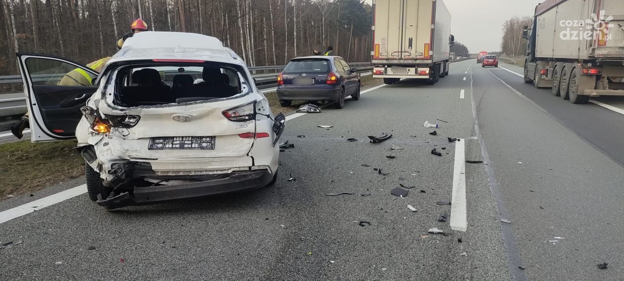 Wypadek na S7 pod Białobrzegami. Jedna osoba w szpitalu 
