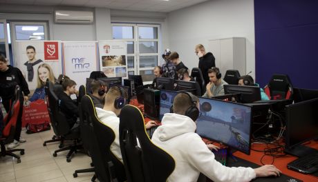Uczniowie radomskich szkół rywalizowali w turnieju e-sportowym
