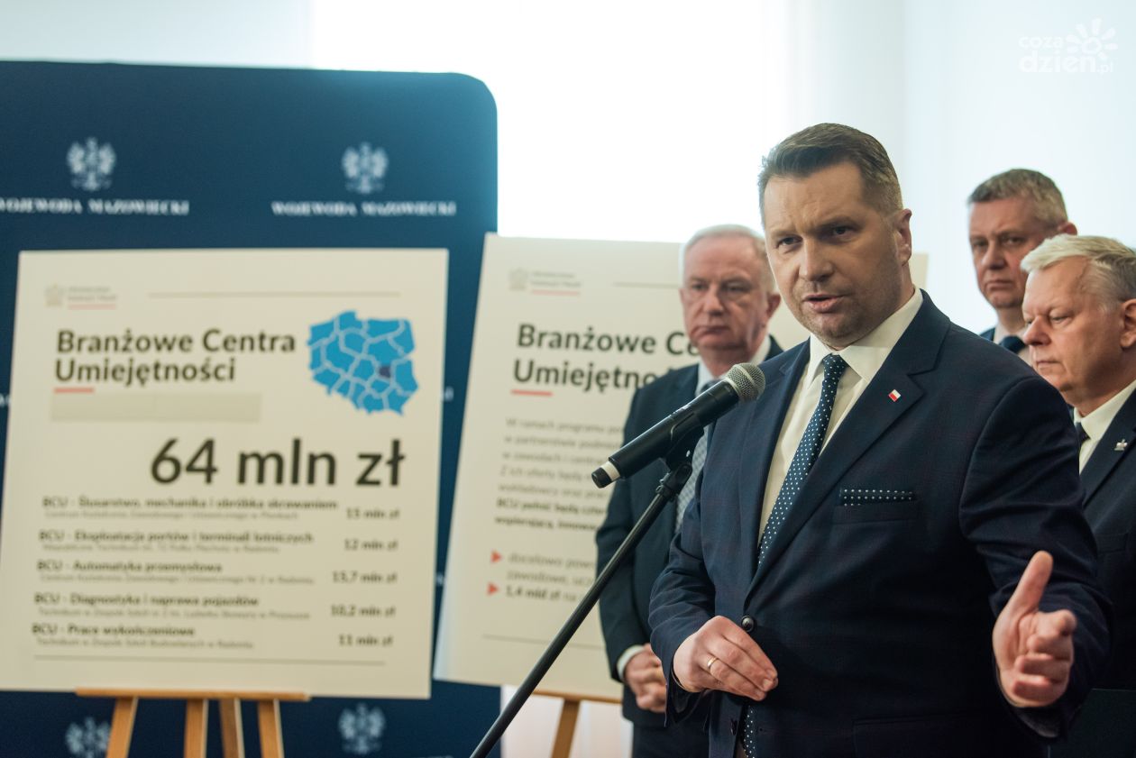 Minister Czarnek z 64 mln na szkolnictwo zawodowe (zdjęcia)
